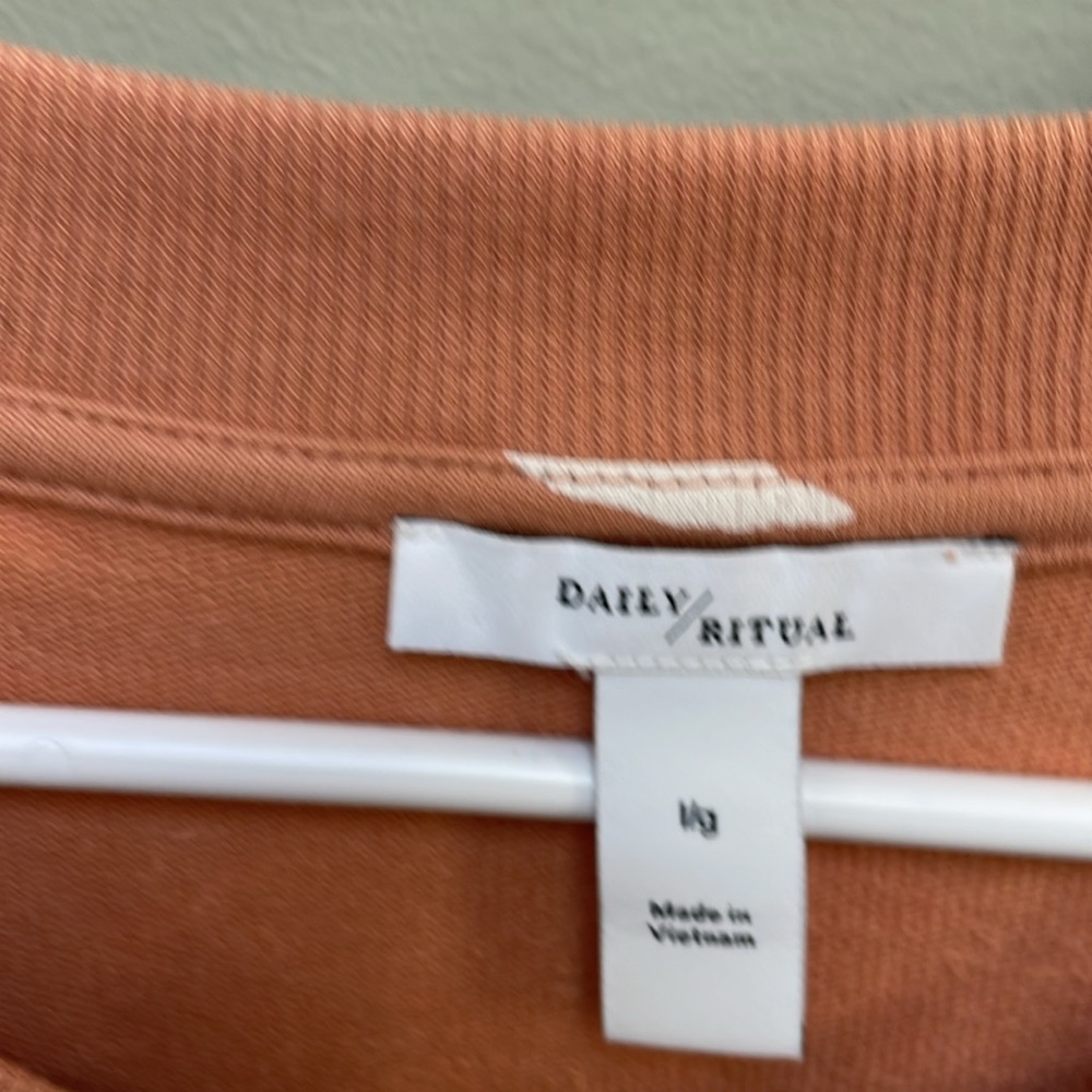 Size large Daily Ritual sweatshirt - Picture 2 of 3
